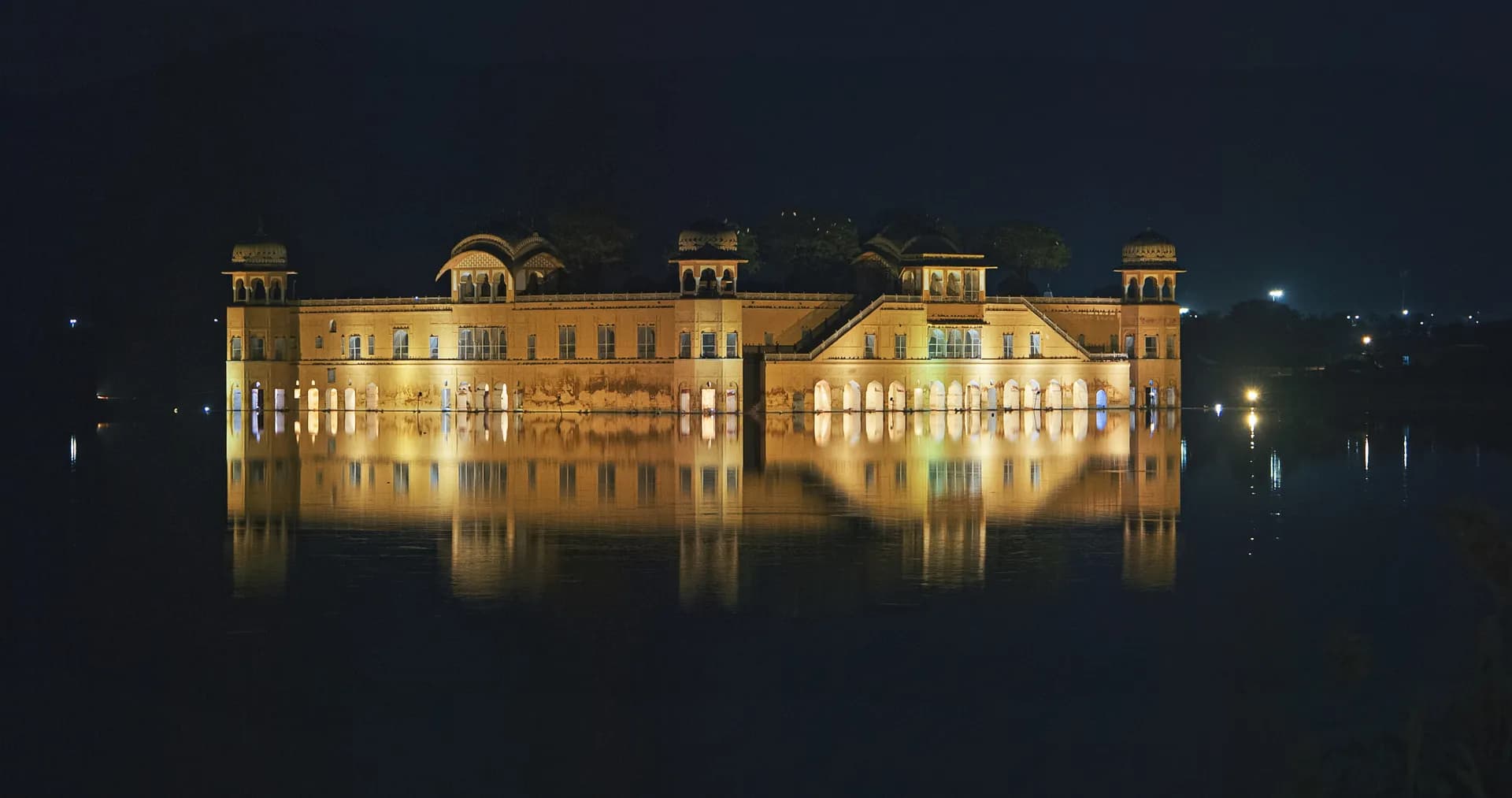 Royal Rajasthan Forts, Deserts and Lake City